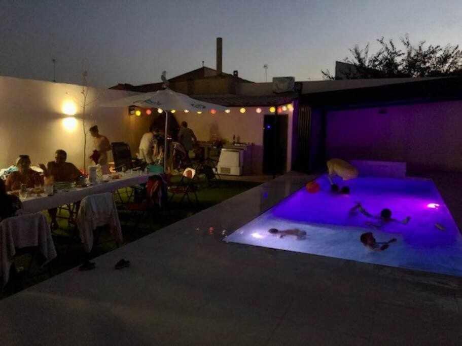 Alojamiento El Pez Casa Con Piscina Climatizada Villafranca de los Caballeros ภายนอก รูปภาพ