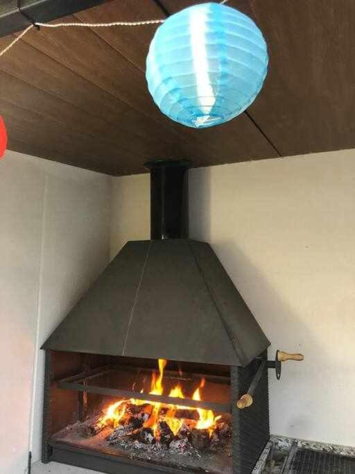 Alojamiento El Pez Casa Con Piscina Climatizada Villafranca de los Caballeros ภายนอก รูปภาพ