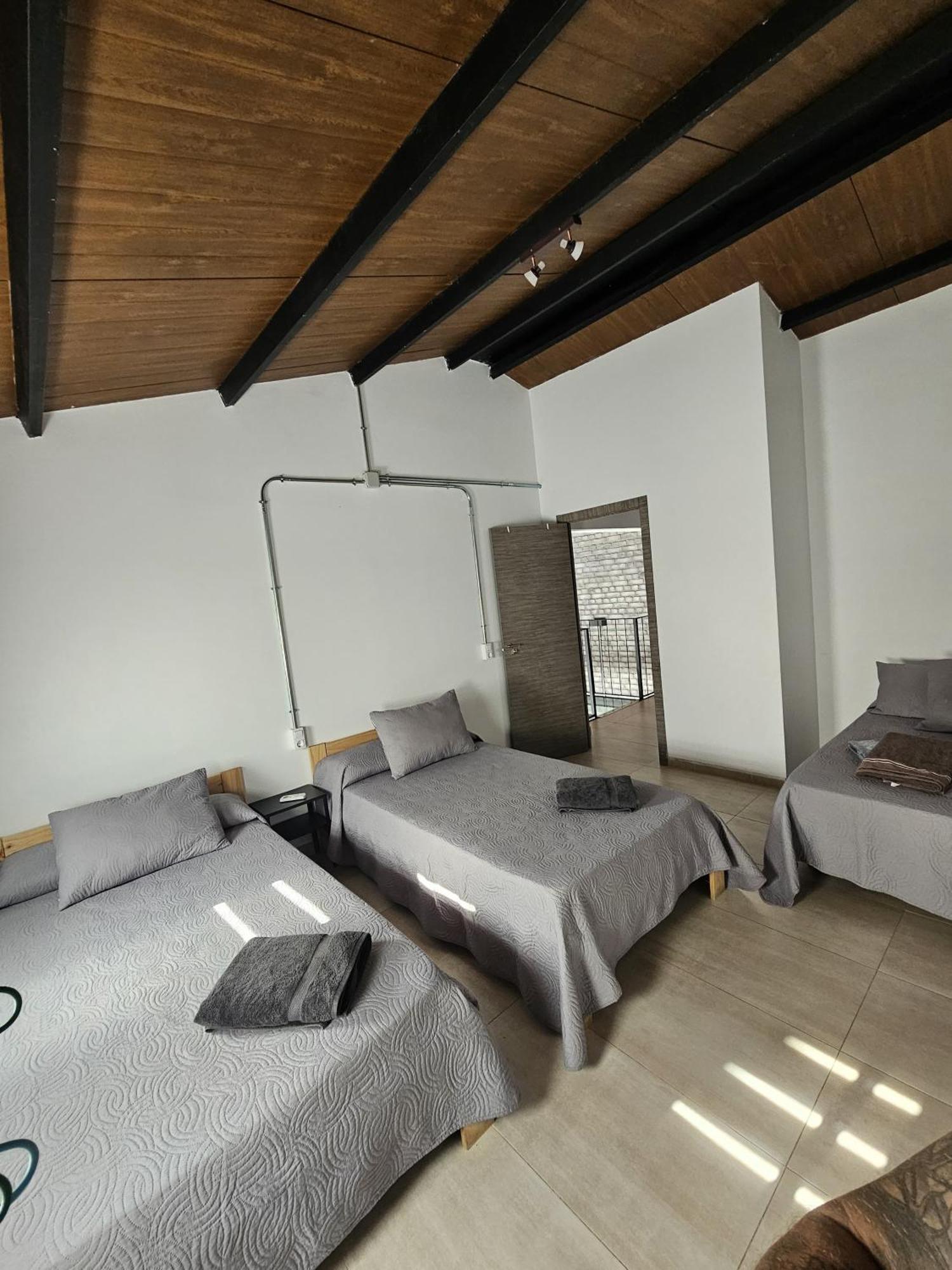 Alojamiento El Pez Casa Con Piscina Climatizada Villafranca de los Caballeros ภายนอก รูปภาพ