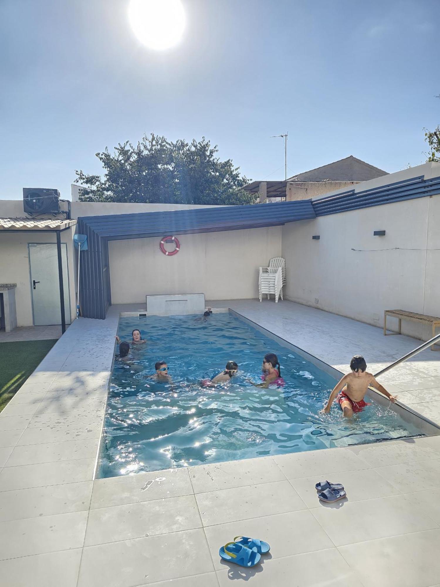 Alojamiento El Pez Casa Con Piscina Climatizada Villafranca de los Caballeros ภายนอก รูปภาพ