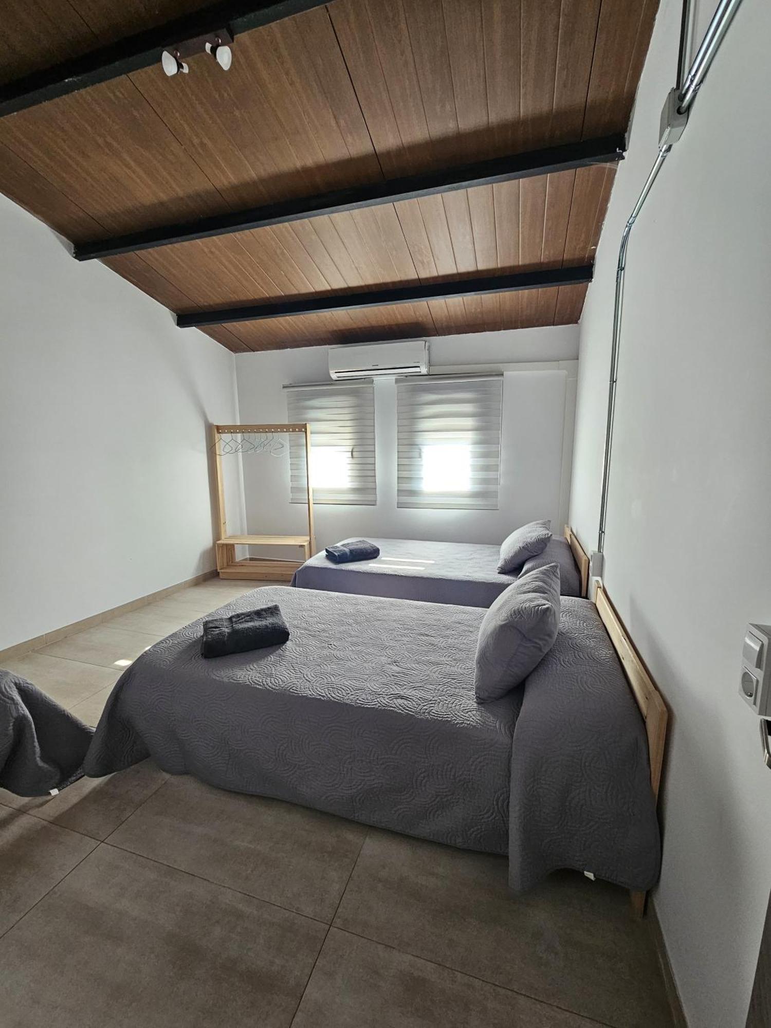 Alojamiento El Pez Casa Con Piscina Climatizada Villafranca de los Caballeros ภายนอก รูปภาพ