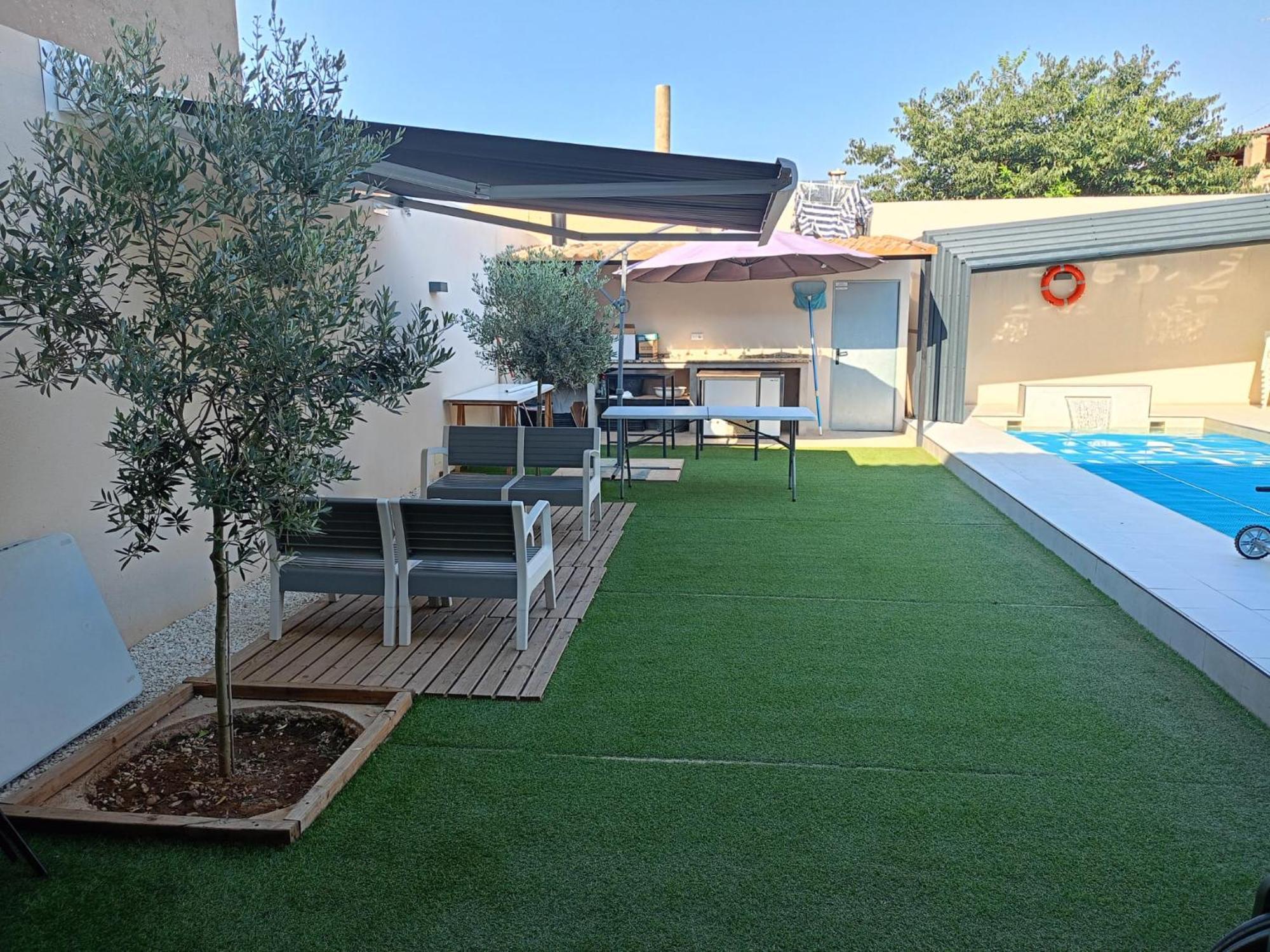 Alojamiento El Pez Casa Con Piscina Climatizada Villafranca de los Caballeros ภายนอก รูปภาพ